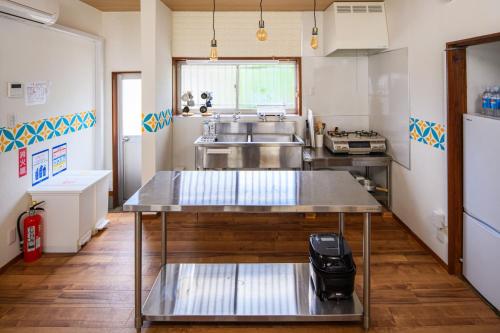 Kitchen, Guest House DAN 団 in Hodogaya