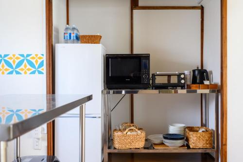 Kitchen, Guest House DAN 団 in Hodogaya