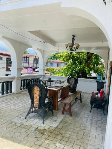 Anton and Isabel 6 BR entire house Bangued in Bangued