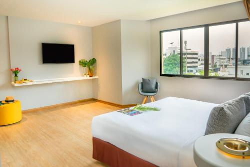room detail thumbnail 1