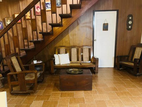 Anton and Isabel 6 BR entire house Bangued in Bangued