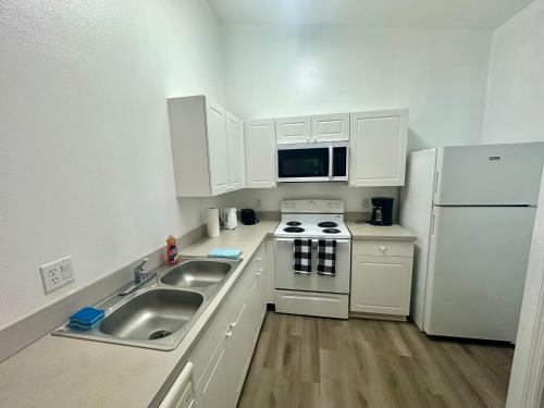 Grand Luxury 3BR Condo Apartment near Disney Parks in Kissimmee, USA