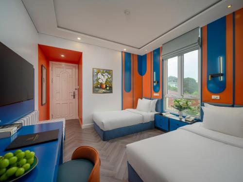 room detail thumbnail 1