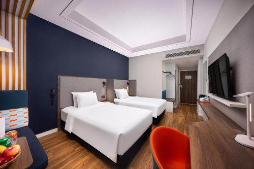room detail thumbnail 1