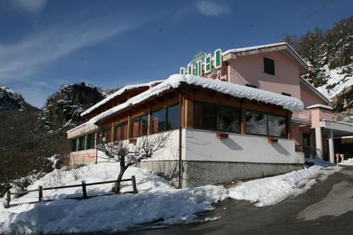 Hotel Nido delle Rondini, Fallo bei Guilmi