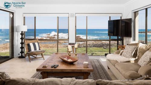 Waterfront Ocean Cottage in Anna Bay