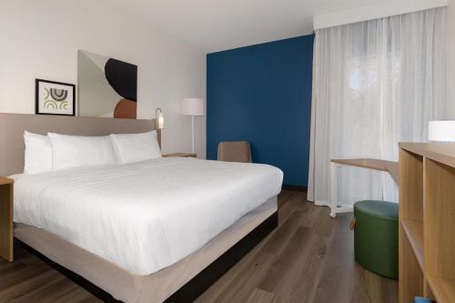 . Spark By Hilton Montreal Midtown
