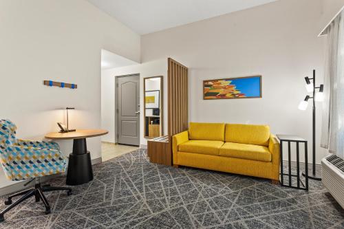 Hampton Inn & Suites Port Richey - image 7