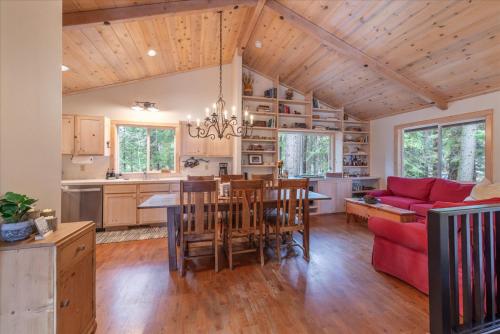 Tahoe Pines Beach Retreat in Homewood (CA)