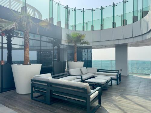 Luxury 2 BR Spectacular Downtown and Sea View next to metro, Dubai (foto 7)