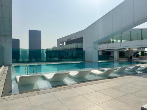 Luxury 2 BR Spectacular Downtown and Sea View next to metro, Dubai (foto 5)