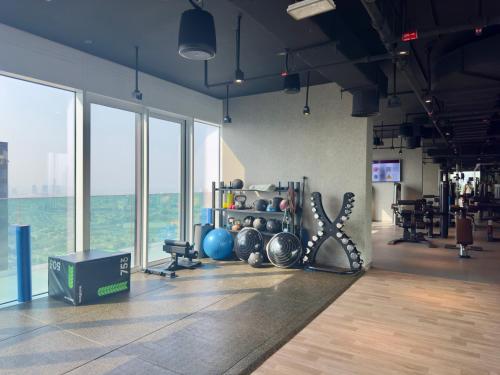 Luxury 2 BR Spectacular Downtown and Sea View next to metro, Dubai (foto 10)