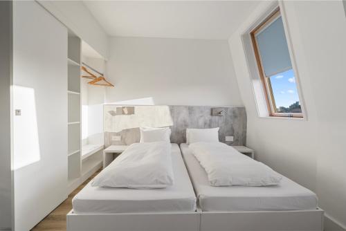 mk hotel london Hotel de charme Roehampton Rehabilitation Centre