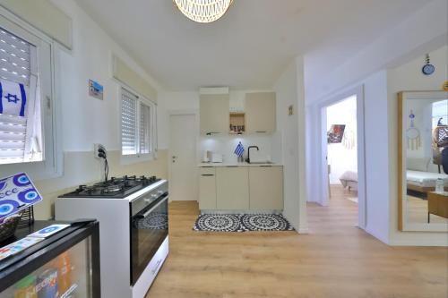 הבית היווני על הים Greek House in Kiryat Yam