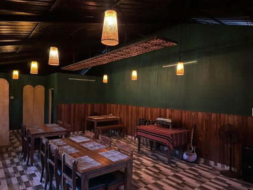 Restorāns, Aruvi Mountain Villa Vagamon by VOYE HOMES in Vagamon