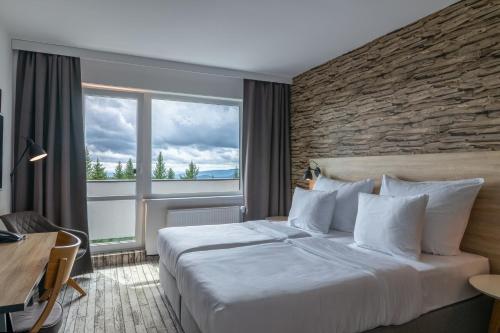1 queen bed