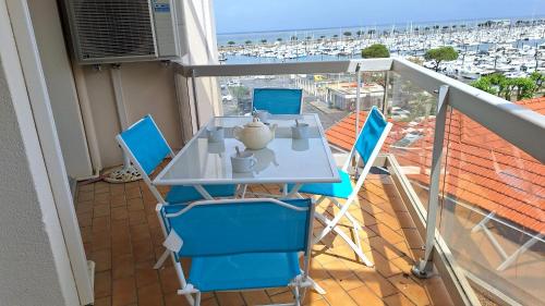 Vaste appartement avec vue sur le port de plaisance