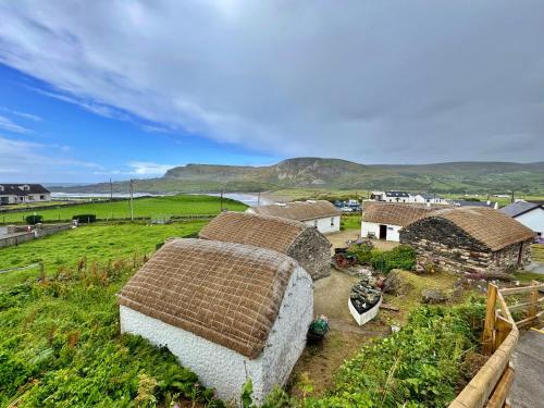 Tuvākā izklaides vieta, Holiday Home by Silver Strand - Sea View - Wild Atlantic Way in Glencolmcille