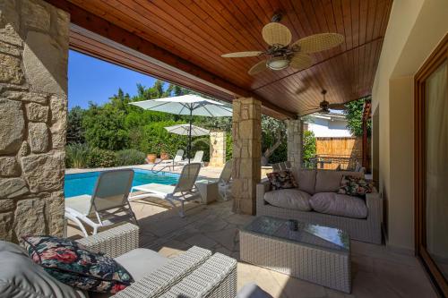 حديقة, Beautiful Villa Pera with private pool and lovely gardens, Aphrodite Hills in كوكليا