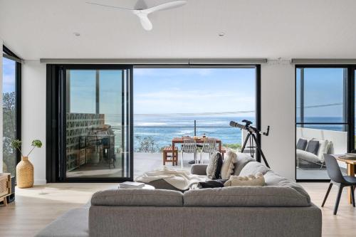 Beachside in Kioloa - oceanfront luxury bungalow