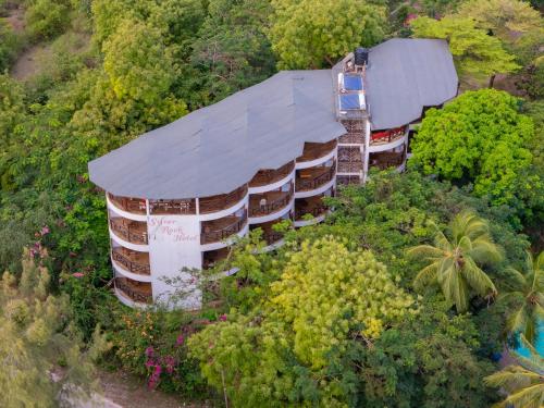 Exterior view, Silver Rock Hotel in Malindi