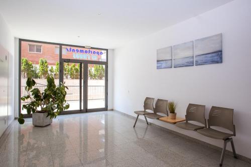 Laura Modern sunny apartment in quiet area - image 4