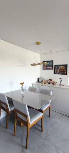 1 quarto e banheiro em apto compartilhado in サン ドミンゴス