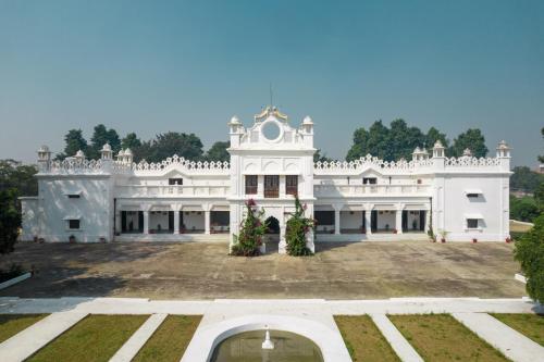amã Stays & Trails- Anand Bhawan Palace, Tirwa, Kannauj
