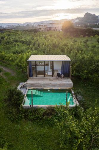 Lemon Grove Bungalow with Private Pool - Oporto Lemon Farm, near Porto in วาลเปเดร