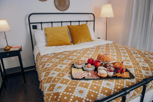 Open Concept Boutique Hotel I Free Breakfast & Parking