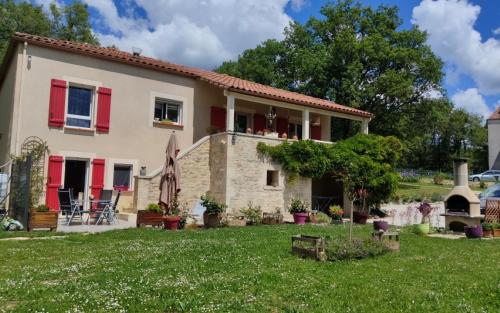 Le COLOMBIE GOULEME in Saint-Germain-du-Bel-Air