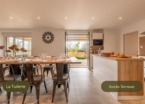 Idéal groupe - Atelier ludique - Espace réceptiion - 30 mn PuyduFou (Gite groupe - Ideal Famille Amis Pro - Atelier ludique - Espace receptiion seminaire - 30 mn PuyduFo) in Nueil-les-Aubiers