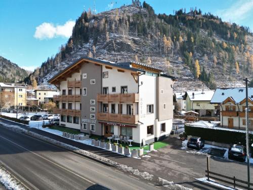 Liz Hotel & Apartments in Predazzo