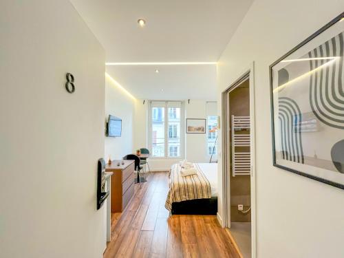 UrbanFlat 208 - Beautiful Studio in the center of Paris - image 12