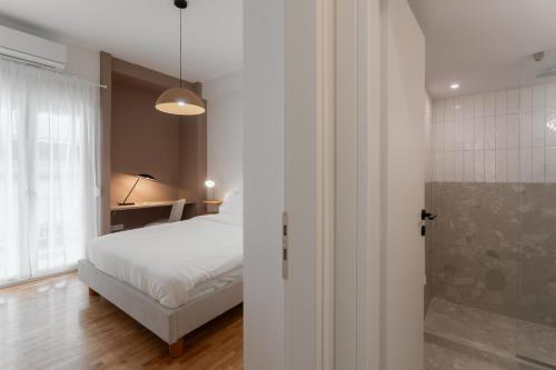 Cozy 2BR Apartment Warm Bright & Steps to Metro - image 2