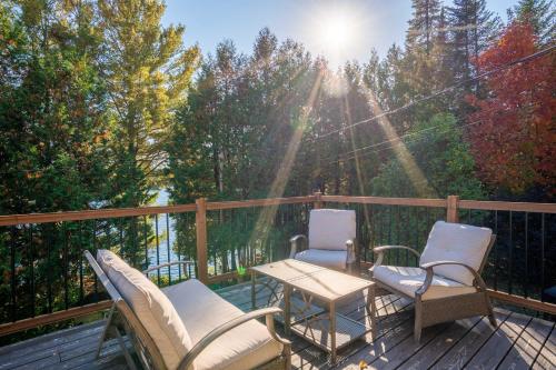 Lakeside & Private dock - Le Suisse d-Entrelacs in Entrelacs (QC)