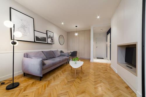 Central Apartment with Balcony and Views, Old Town, metro, Warsaw