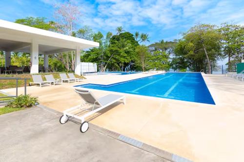 Playa Mantas - 7th Floor - Sea View - Beach Club Access - Balcony - Beach in Herradura