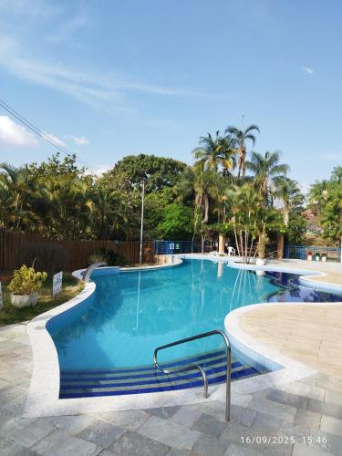 casa10 pessoas temporada caldas nova com 3 quartos Condominio Village muito area verde,piscinas, sau in Estância Chácara Itapema