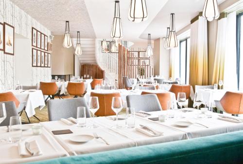 餐廳, Hotel Le Saint Gelais in 安古蘭市中心