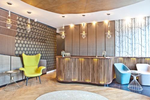 大堂, Hotel Le Saint Gelais in 安古蘭市中心