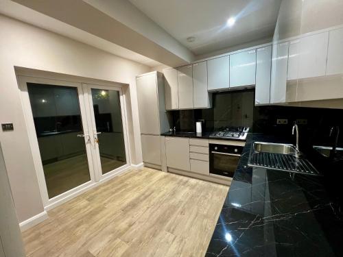 Beautiful Modern 3 Bedroom Home