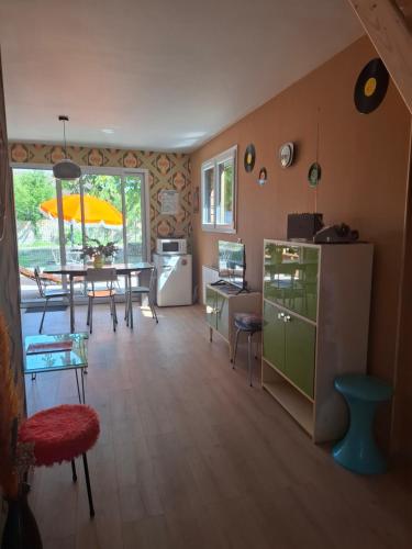 Maisonnette Retro Loc in Breville Les Monts