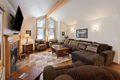 9 Hoodoo-AC-Hot Tub-5BR/3BA - main image