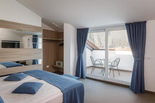 1 queen bed