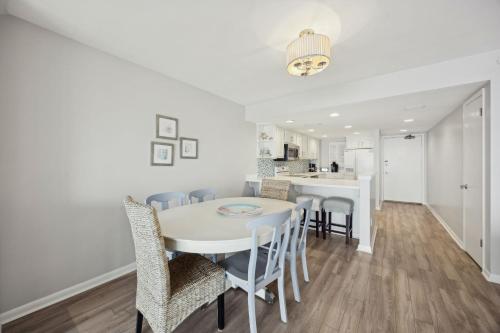 Amelia South - H5 Condo - image 8