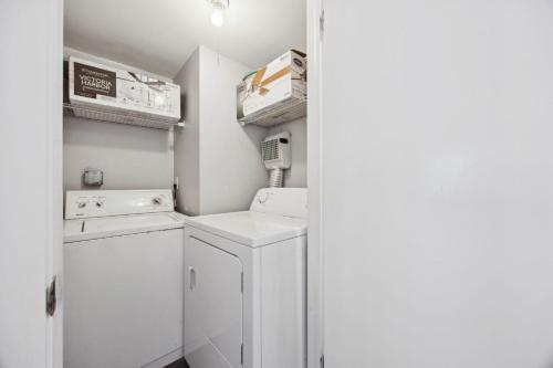 Amelia South - H5 Condo - image 13