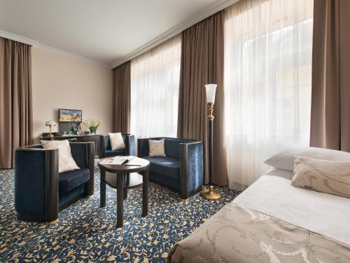 room detail thumbnail 1