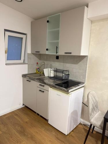 Belgrade Povetarac 3-Star Single Room lobby