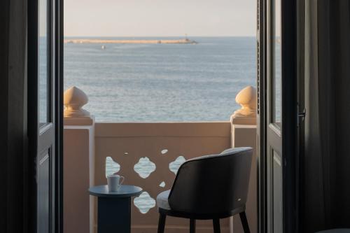 grey l studio apartments Corniche Alexandria in Al-'Amriyah